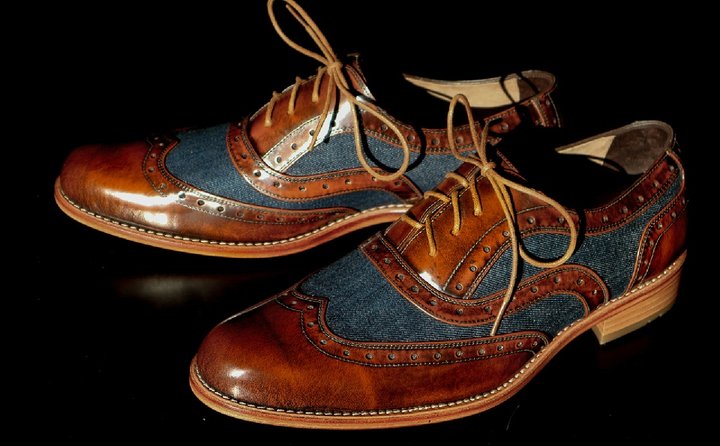 Finished custom footwear combining different materials